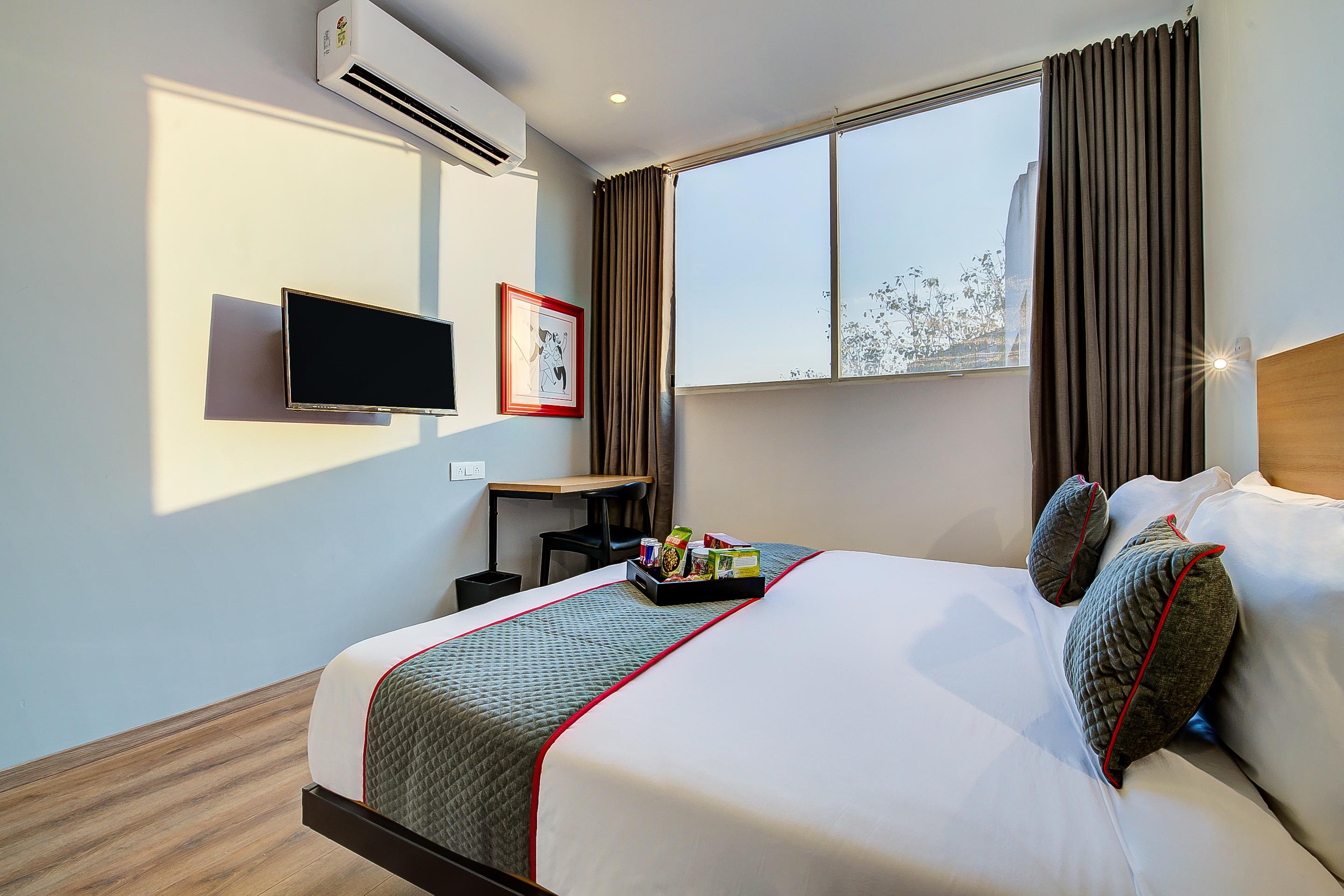 Oyo Townhouse 59 Magarpatta Pune