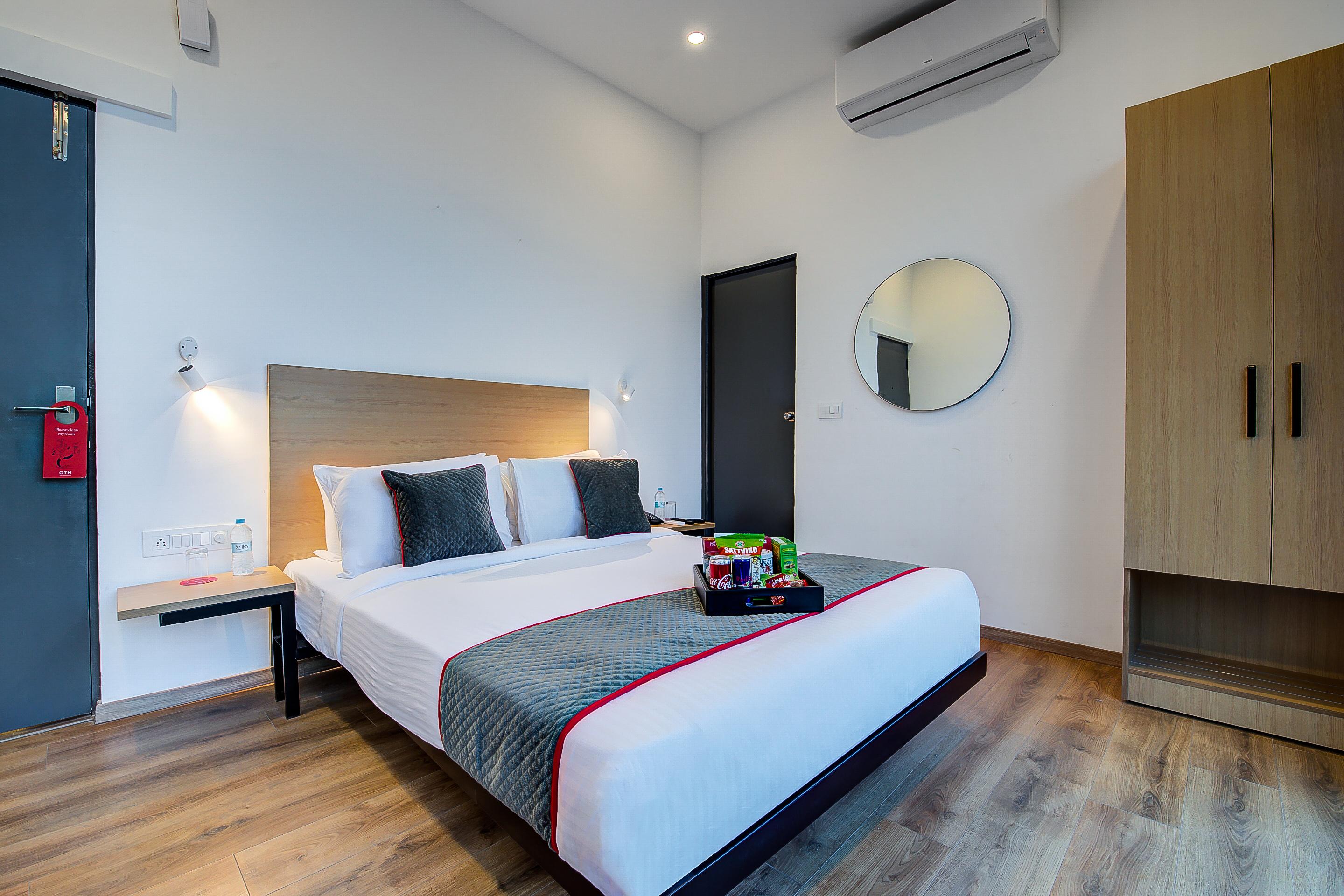 Oyo Townhouse 59 Magarpatta Pune