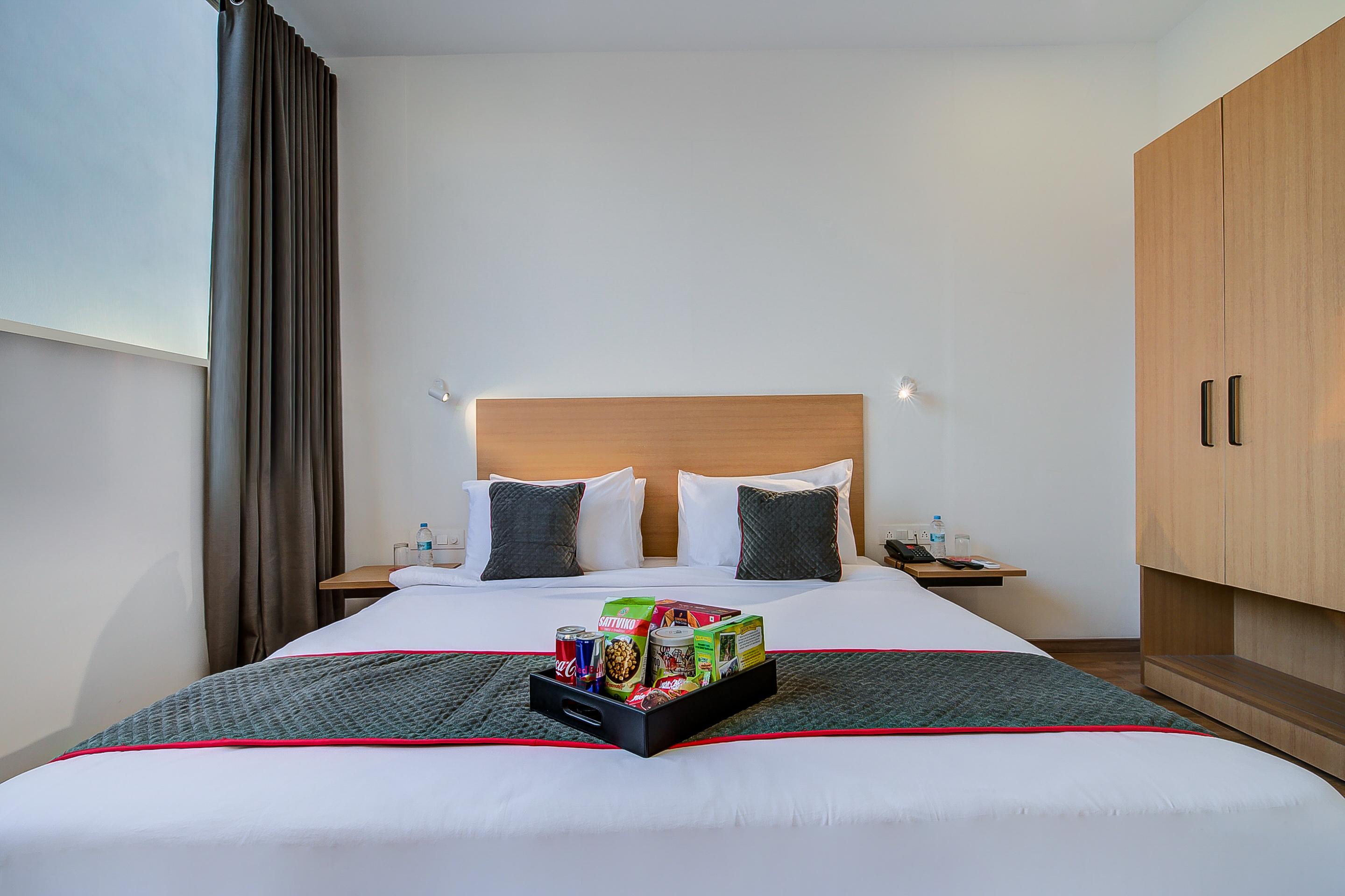 Oyo Townhouse 59 Magarpatta Pune