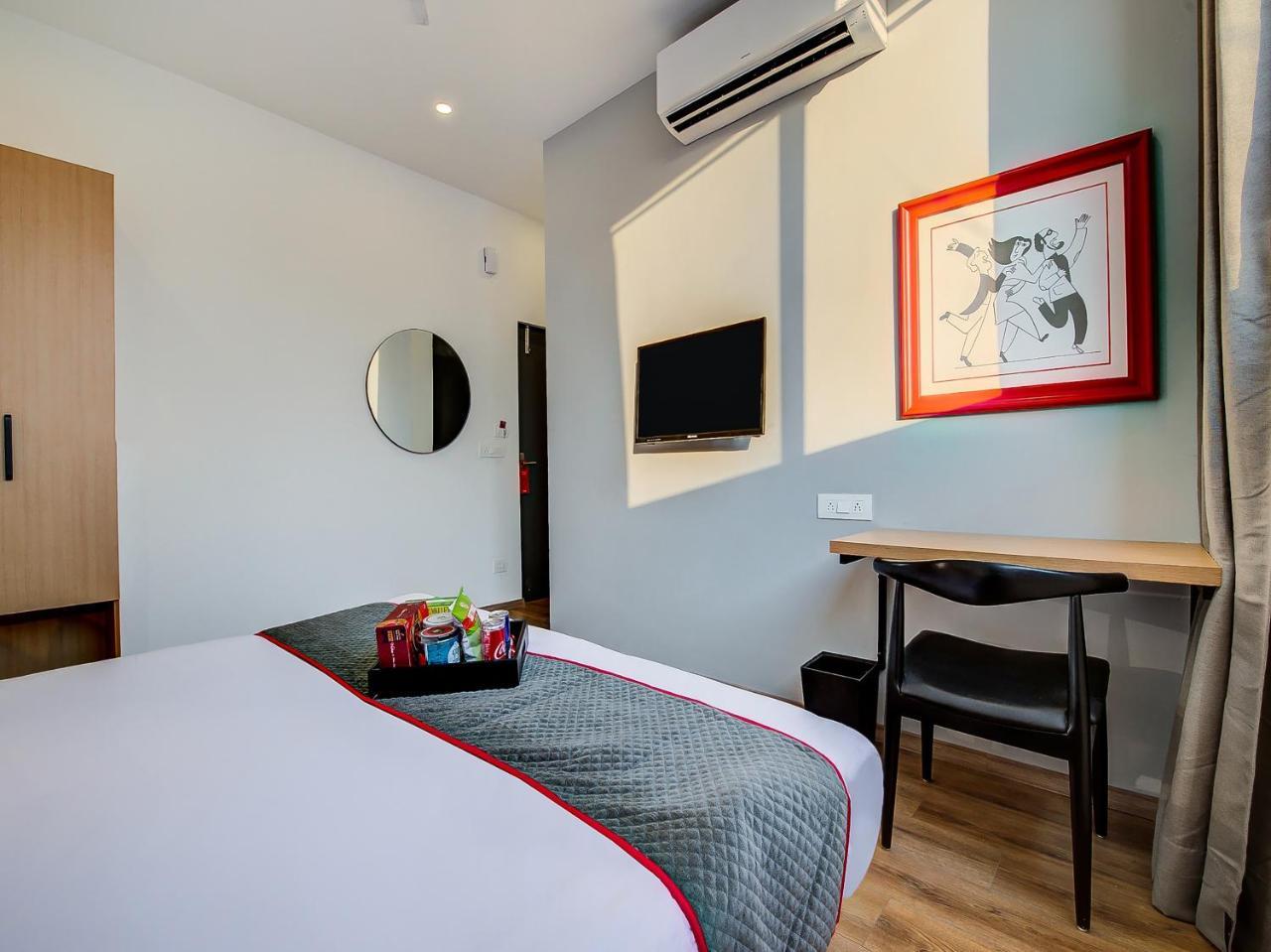 Oyo Townhouse 59 Magarpatta Pune