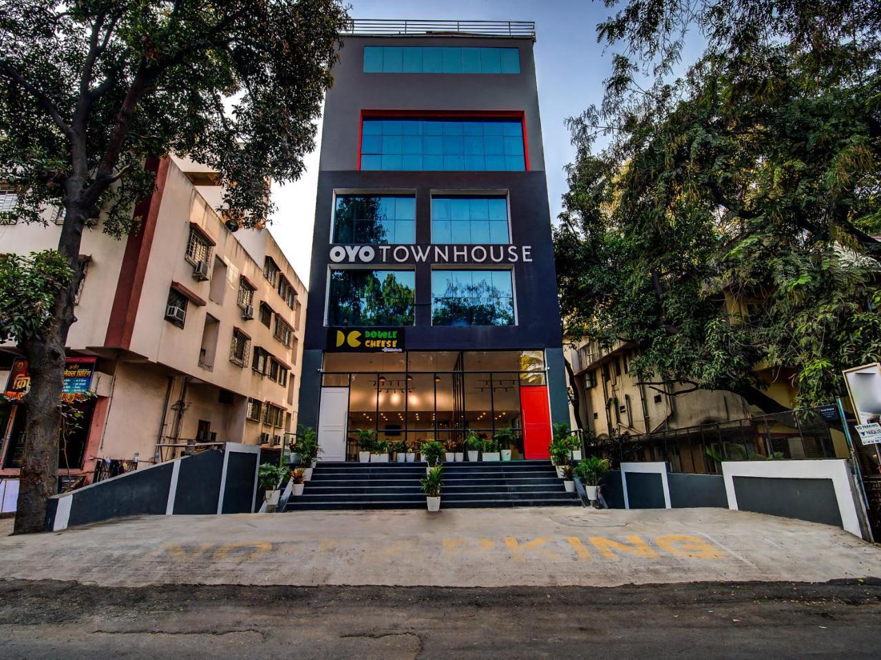 Oyo Townhouse 59 Magarpatta Hotel
