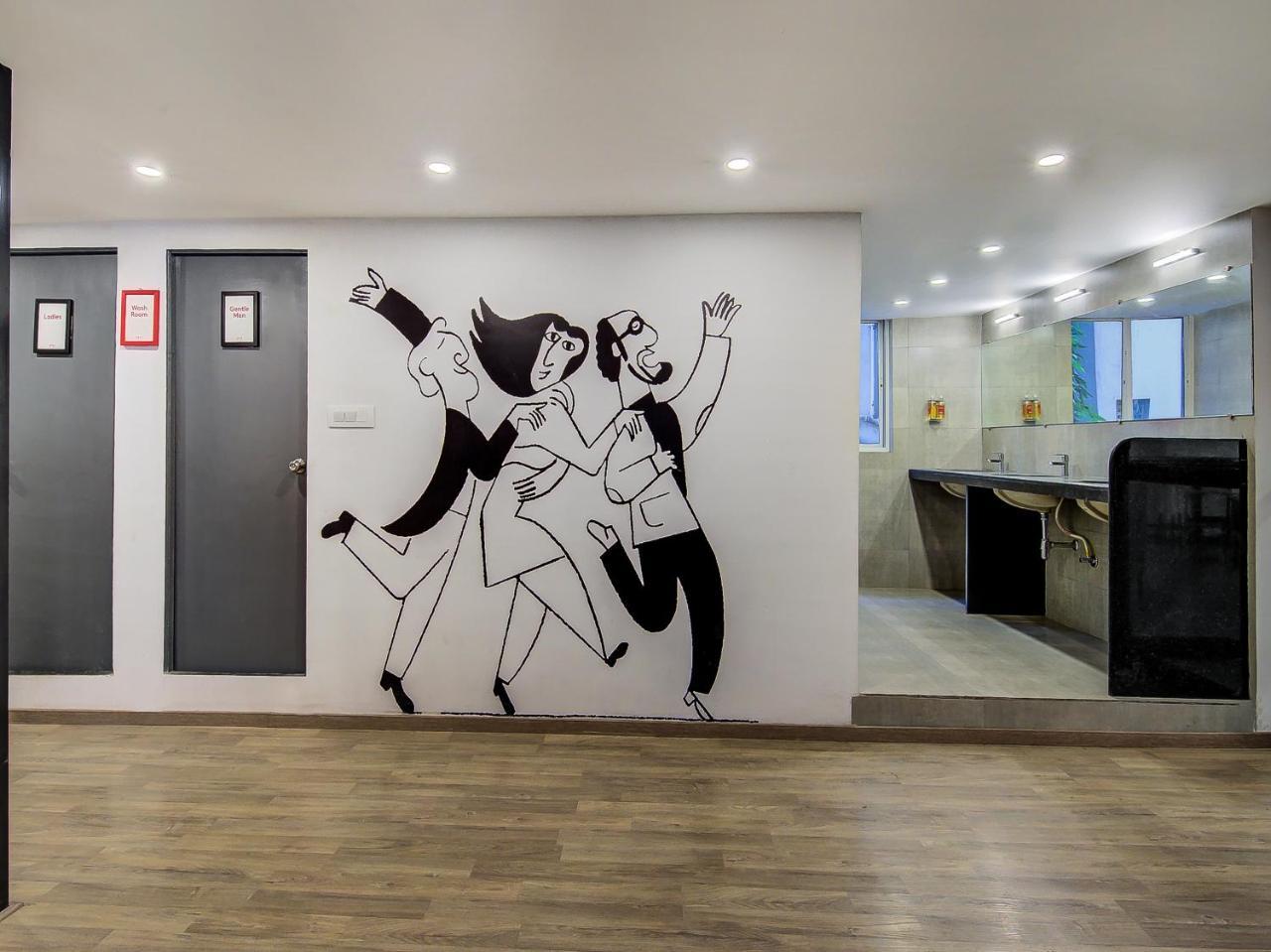 Oyo Townhouse 59 Magarpatta Pune